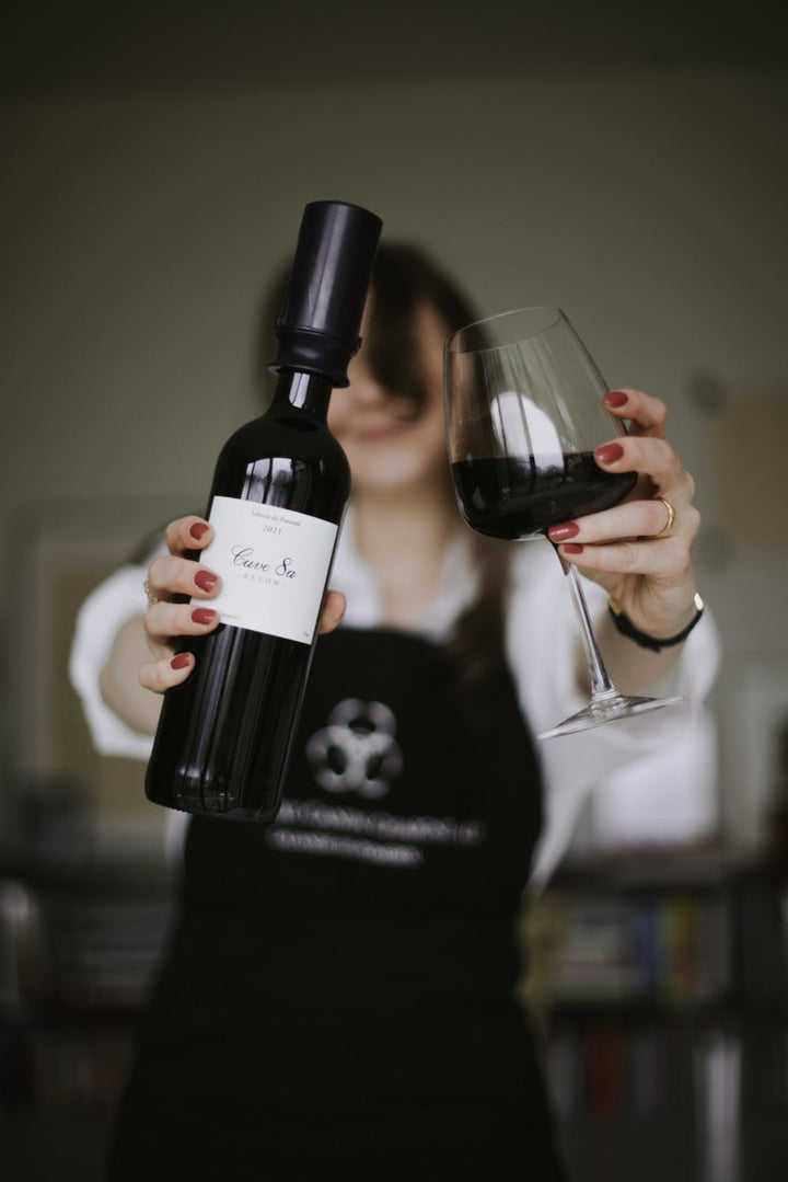 How Oxygen Changes a Young Merlot-Based Bordeaux